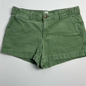 Women’s Green Gap Shorts 3” Inseam EUC
